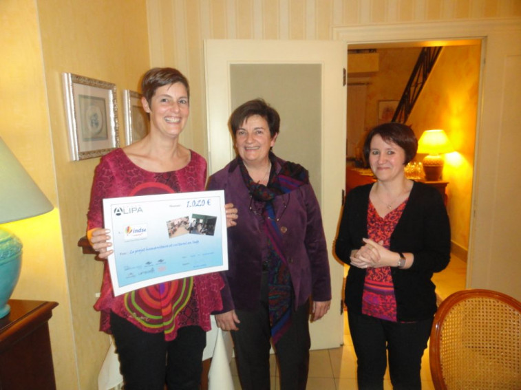 Michèle Detaille et Maryline Godfrind (Responsable marketing du Groupe ALIPA)  et Madame Mergeai lors de la remise du chèque
