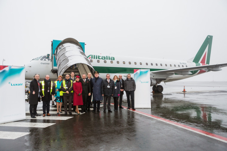 LG delegation welcomes first flight from Linate
