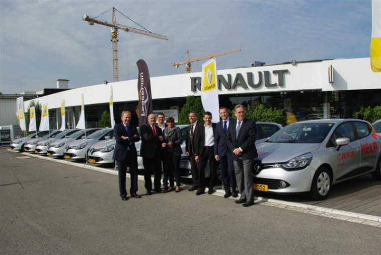 Photos Livraisons HELP LeasePlan Renault Oct2013 (Small)