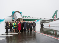 LG delegation welcomes first flight from Linate