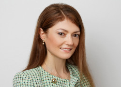 Elena Moisei headshot